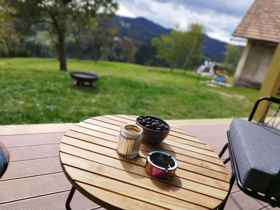 Holiday House Hona Lux Velike Lasce Eksteriør bilde