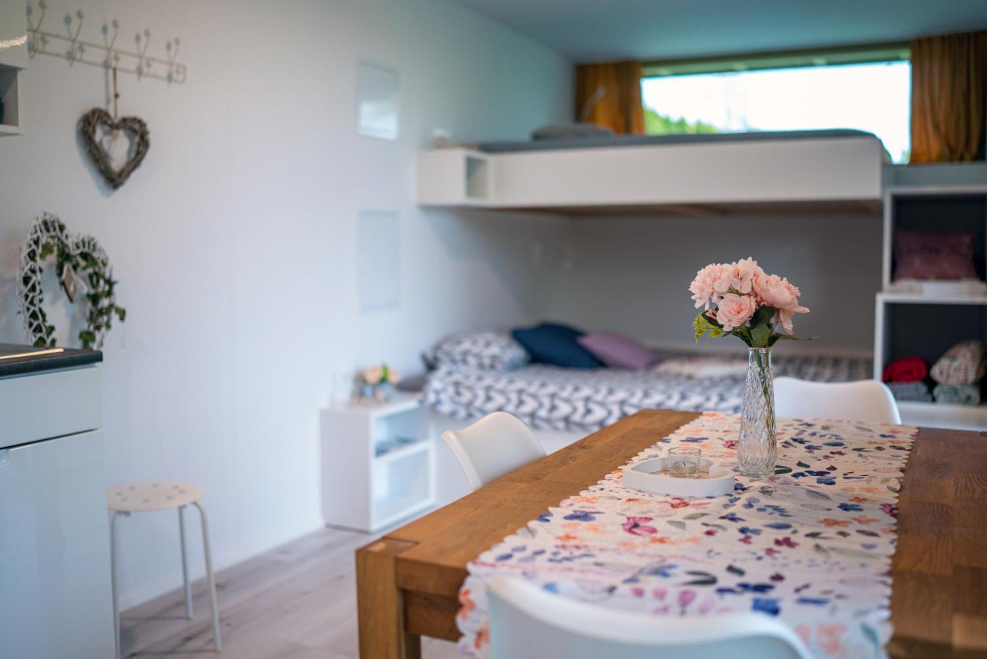 Holiday House Hona Lux Velike Lasce Eksteriør bilde